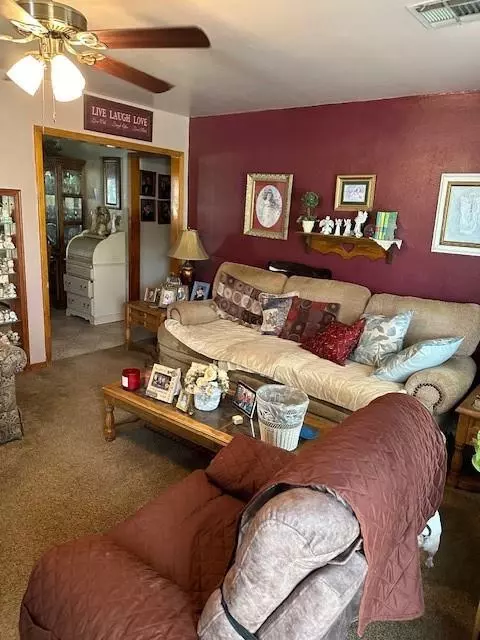 1213 Hickory St, Altus, OK 73521 photo 2