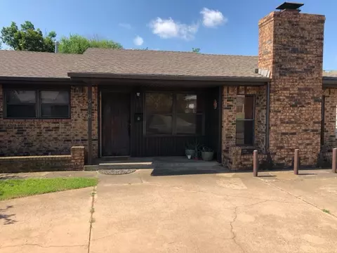 6608 NW 30th St, Bethany, OK 73008