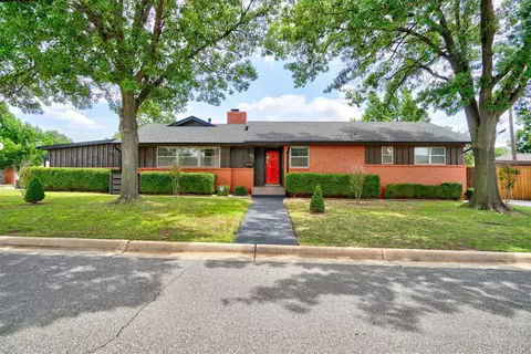 2431 NW 43rd Cir, Oklahoma City, OK 73112