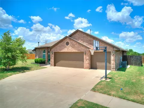 11329 NW 100th St, Yukon, OK 73099