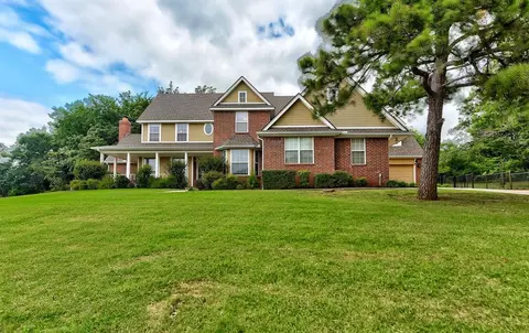 1517 Faircloud Ct, Edmond, OK 73034