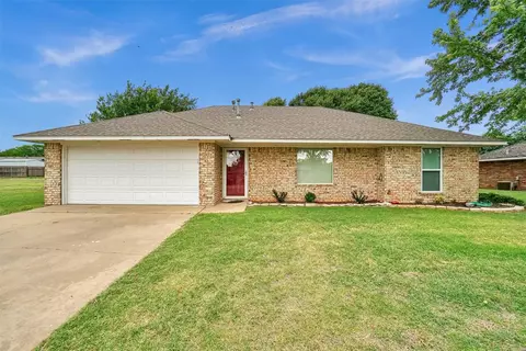 2057 W 7th Pl, Elk City, OK 73644