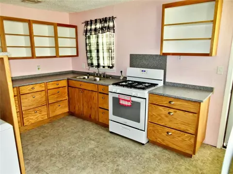 324 E Locust St, Tecumseh, OK 74873 photo 5