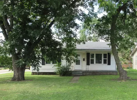 324 E Locust St, Tecumseh, OK 74873