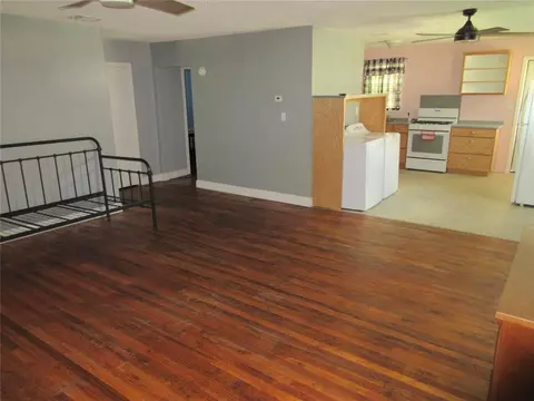 324 E Locust St, Tecumseh, OK 74873 photo 3