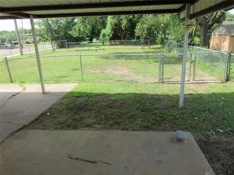 324 E Locust St, Tecumseh, OK 74873 photo 10