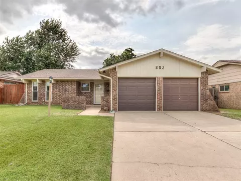 802 Glenwood Dr, Yukon, OK 73099