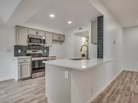 11415 Springhollow Rd #805, Oklahoma City, OK 73120