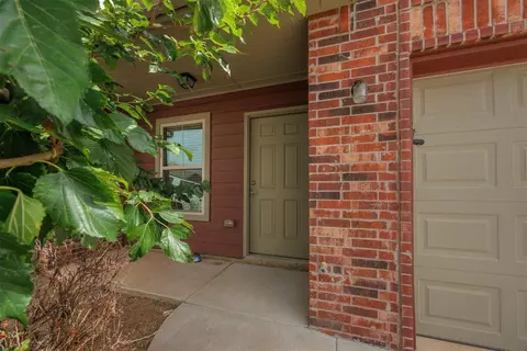 1022 SW 92nd St, Oklahoma City, OK 73139