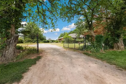 2812 SW 3rd St, Blanchard, OK 73010
