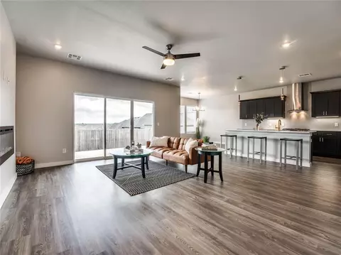 6117 Dale Ave, Edmond, OK 73034