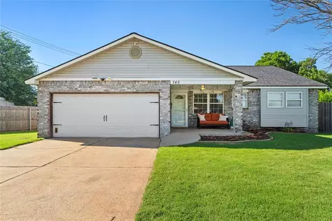 745 NW 8th St, Moore, OK 73160