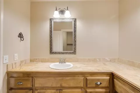 1013 Desiree Pl, Moore, OK 73160 photo 34