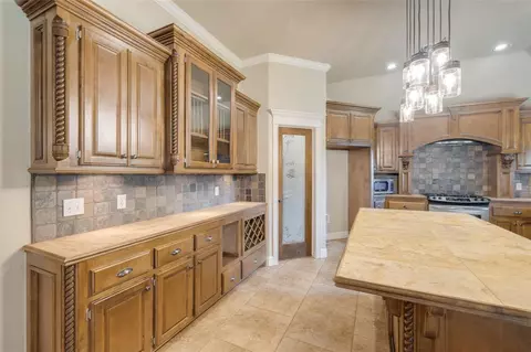 1013 Desiree Pl, Moore, OK 73160 photo 9