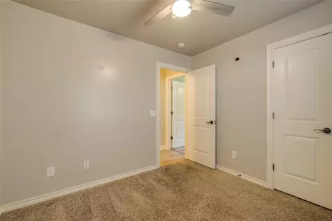 1013 Desiree Pl, Moore, OK 73160 photo 32