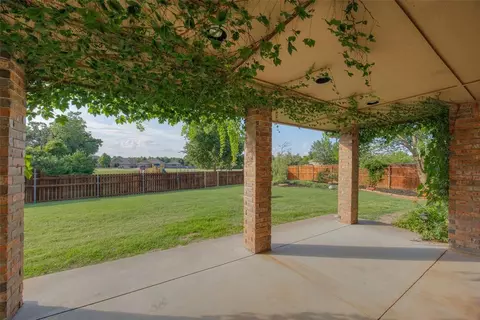 1013 Desiree Pl, Moore, OK 73160 photo 45