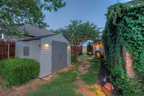 1013 Desiree Pl, Moore, OK 73160 photo 39