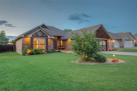 1013 Desiree Pl, Moore, OK 73160 photo 3