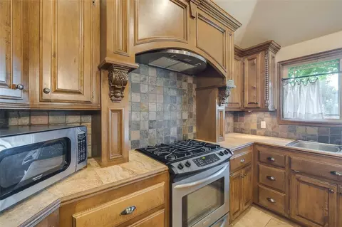 1013 Desiree Pl, Moore, OK 73160 photo 11