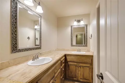 1013 Desiree Pl, Moore, OK 73160 photo 33