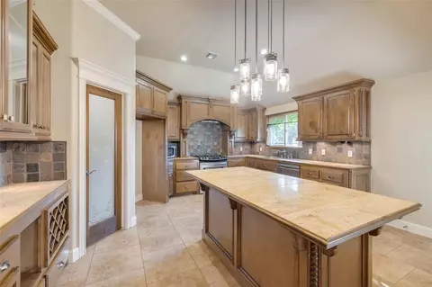 1013 Desiree Pl, Moore, OK 73160 photo 10