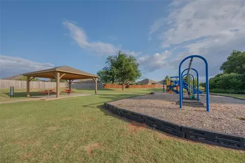 1013 Desiree Pl, Moore, OK 73160 photo 49