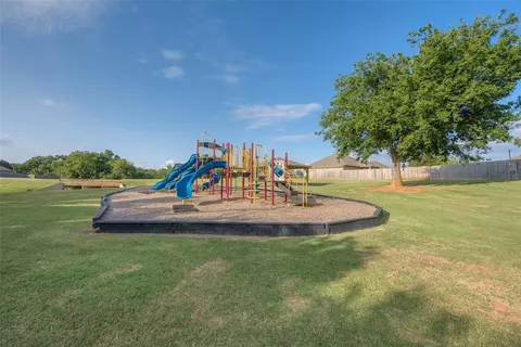 1013 Desiree Pl, Moore, OK 73160 photo 48