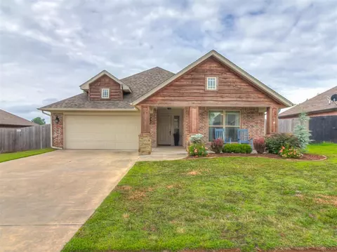 509 Cottonwood Dr, Moore, OK 73160