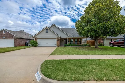 912 Old Mill Rd, Moore, OK 73160