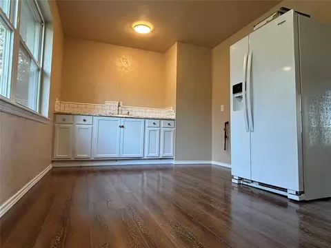 417 E Young St, Maud, OK 74854 photo 6