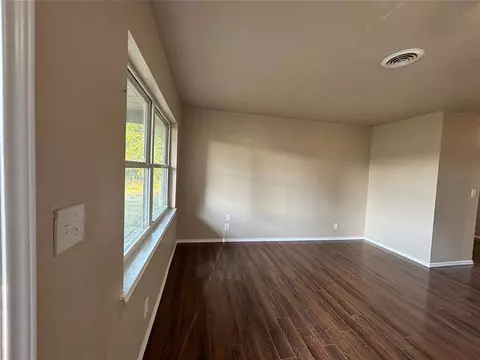 417 E Young St, Maud, OK 74854 photo 3