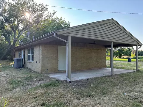 417 E Young St, Maud, OK 74854 photo 16
