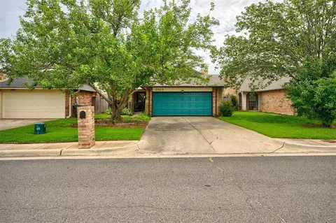 2003 Mark Rd, Edmond, OK 73003