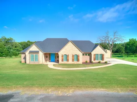 5501 Midway Dr, Newalla, OK 74857