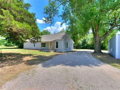 421 E Jackson St, Crescent, OK 73028