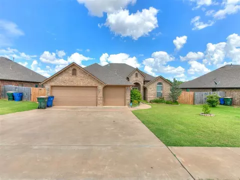 3003 Alli Cir, Chickasha, OK 73018 photo 2