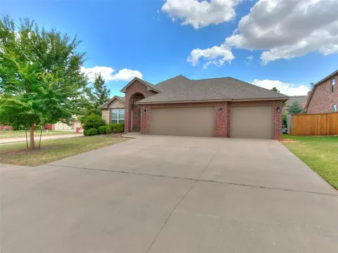 1800 Flagman St, Yukon, OK 73099