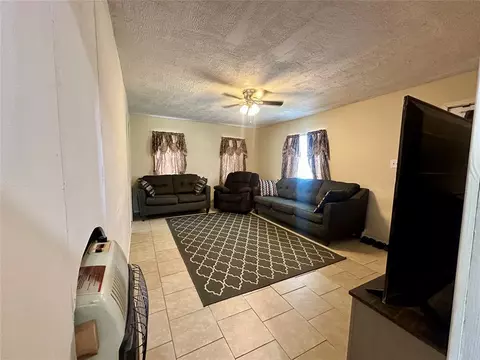 812 E Liveoak St, Altus, OK 73521 photo 6