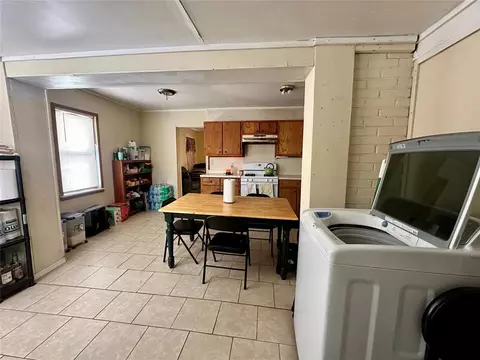 812 E Liveoak St, Altus, OK 73521 photo 9