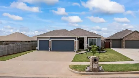 3509 Upland Ridge Dr, Yukon, OK 73099