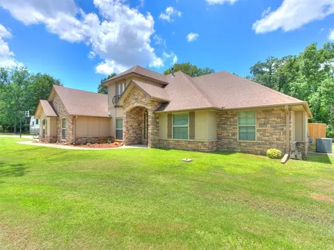 19200 Charleston Pt, Shawnee, OK 74801