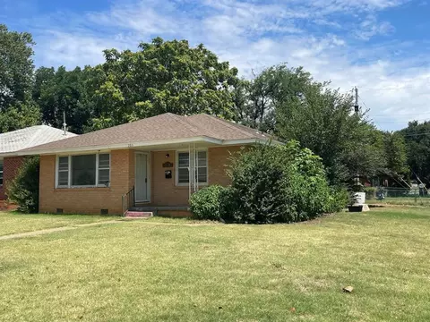 203 Hayden Blvd, Elk City, OK 73644