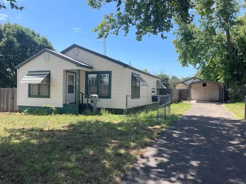 620 W D Ave, Elk City, OK 73644