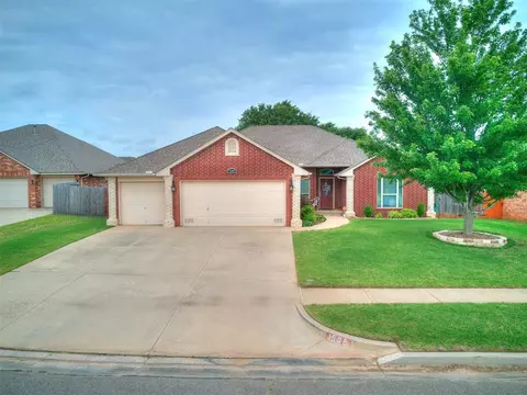 1508 Kestrel Ct, Norman, OK 73071