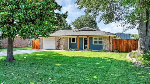 1403 E Jennings St, Wynnewood, OK 73098