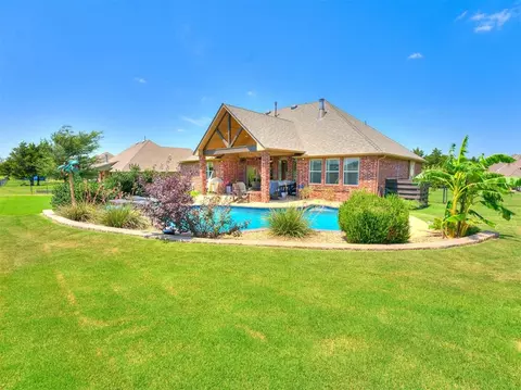 8404 Belcaro Bnd, Edmond, OK 73034