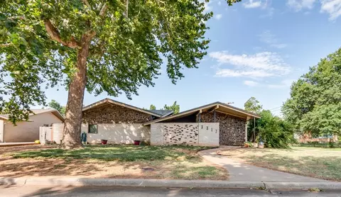 3317 N Glenvalley Dr, Midwest City, OK 73110