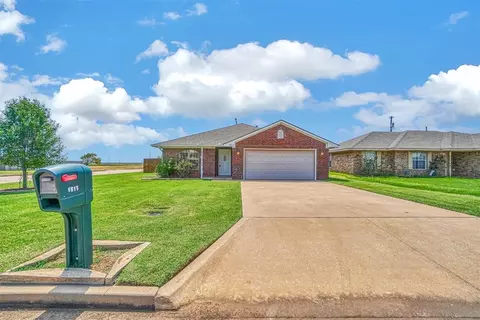 1813 Comet St, Altus, OK 73521