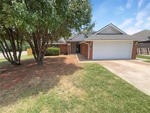 1224 N Lincoln Ave, Moore, OK 73160