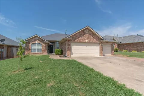 505 Allison Ln, Moore, OK 73160
